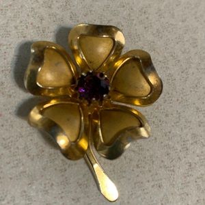 Vintage Coro gold tone purple rhinestone flower broach/Slide (268)